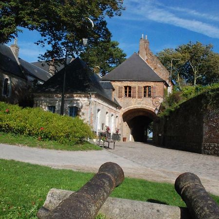 Gite Le Corps De Garde Montreuil  Exterior foto